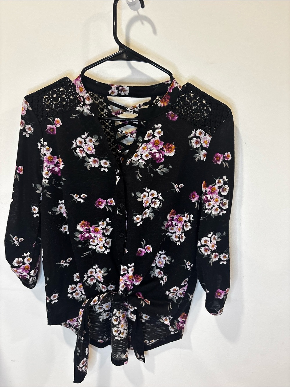 Black Floral Lace-Up Front Tie Blouse with Button Adjustable Sleeves 2010s coded